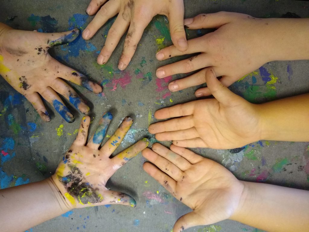 Atelier créatif parent-enfant aux Ateliers de Gipon CDC du Bazadais